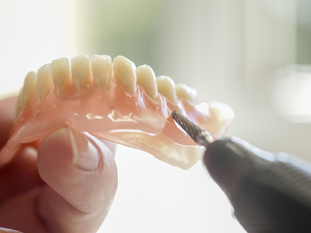 綾瀬亀有ロハス歯科＆矯正歯科の入れ歯治療